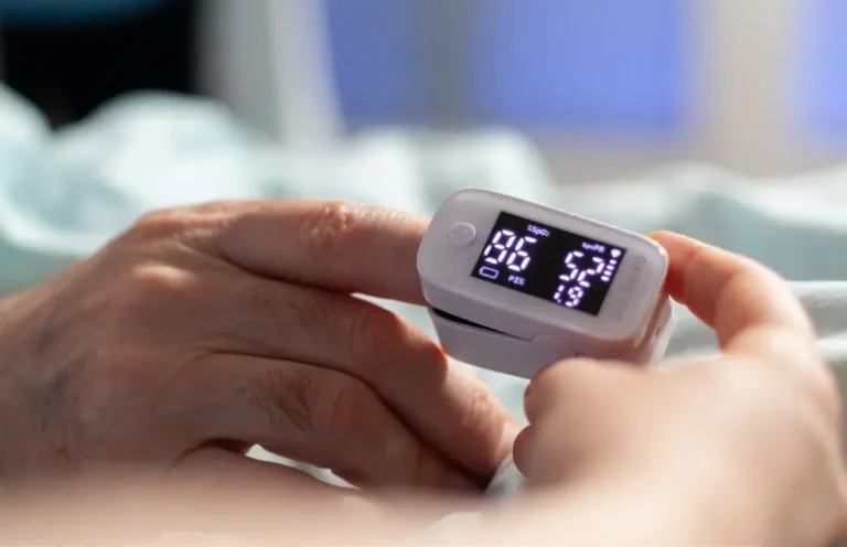 Pulse Oximeter in Pakistan — The Small Device That Became a Household Staple