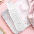 Facial skin scrubber with silicone cleansing brush head attachments Pakistan